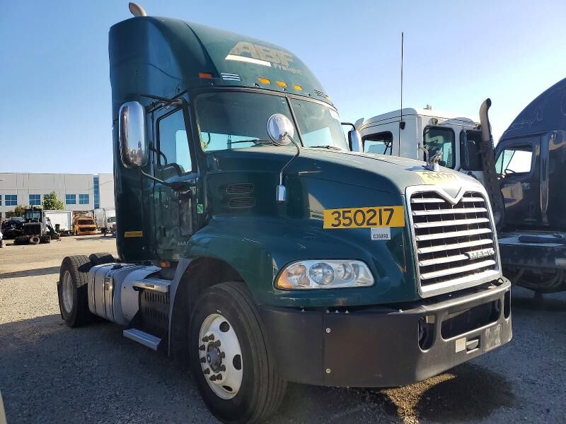 2016 MACK CXU