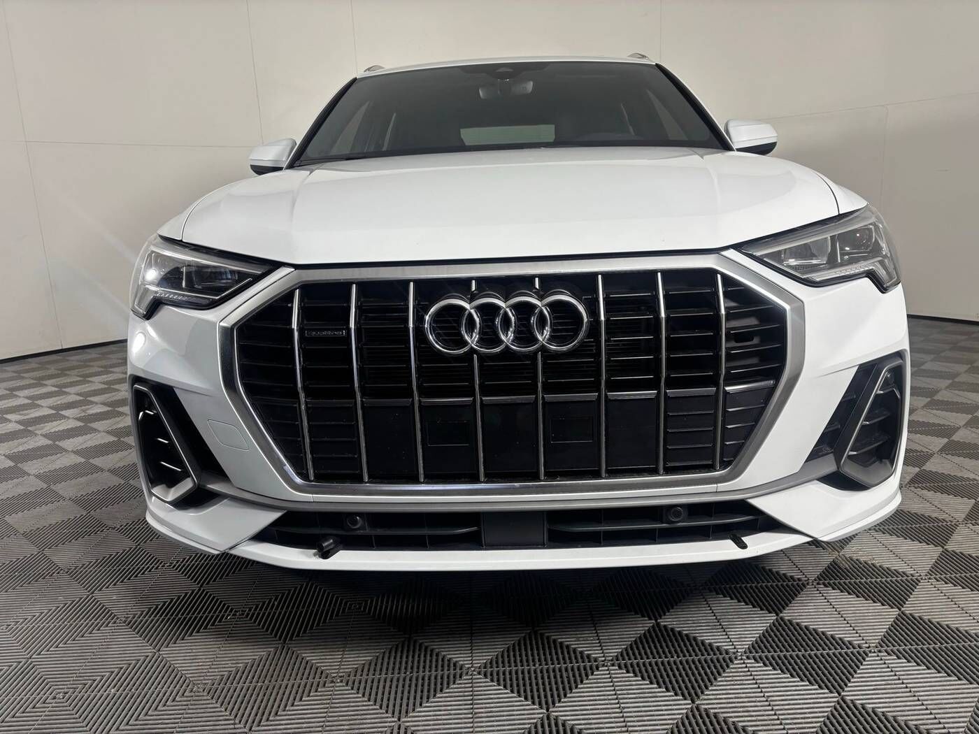 2023 Audi Q3