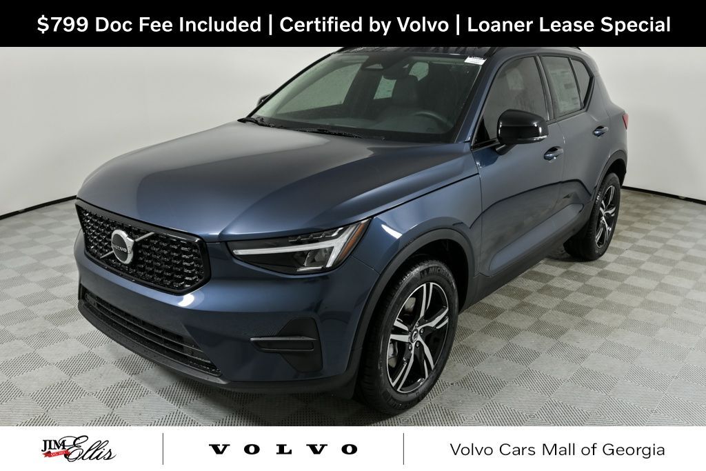 2026 VOLVO XC40
