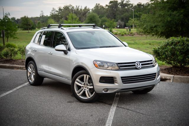 2012 VOLKSWAGEN Touareg