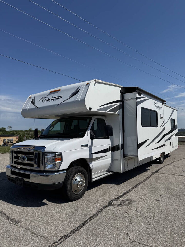 2019 FORD E-450