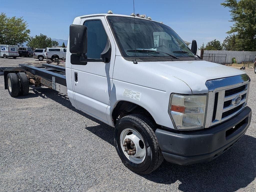 2011 FORD E-450