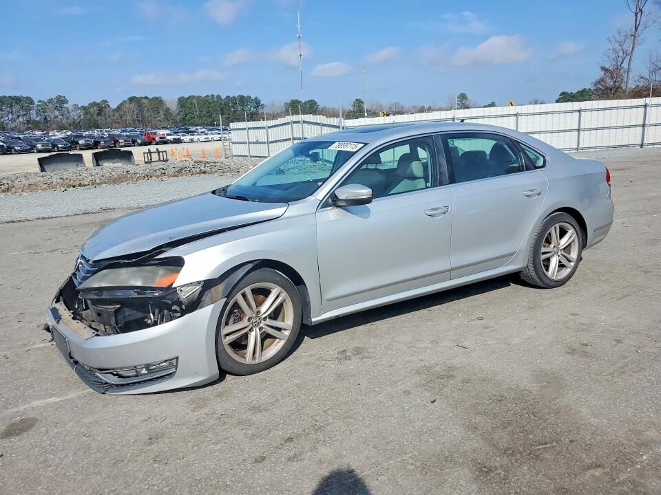2014 VOLKSWAGEN Passat
