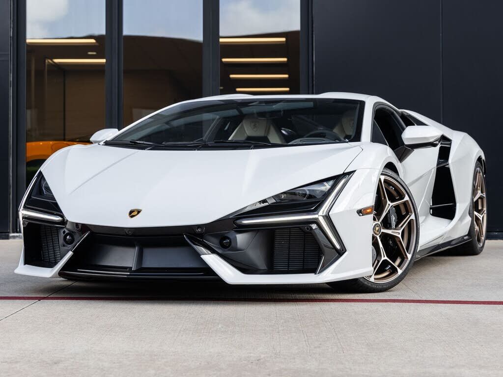 2024 LAMBORGHINI Revuelto