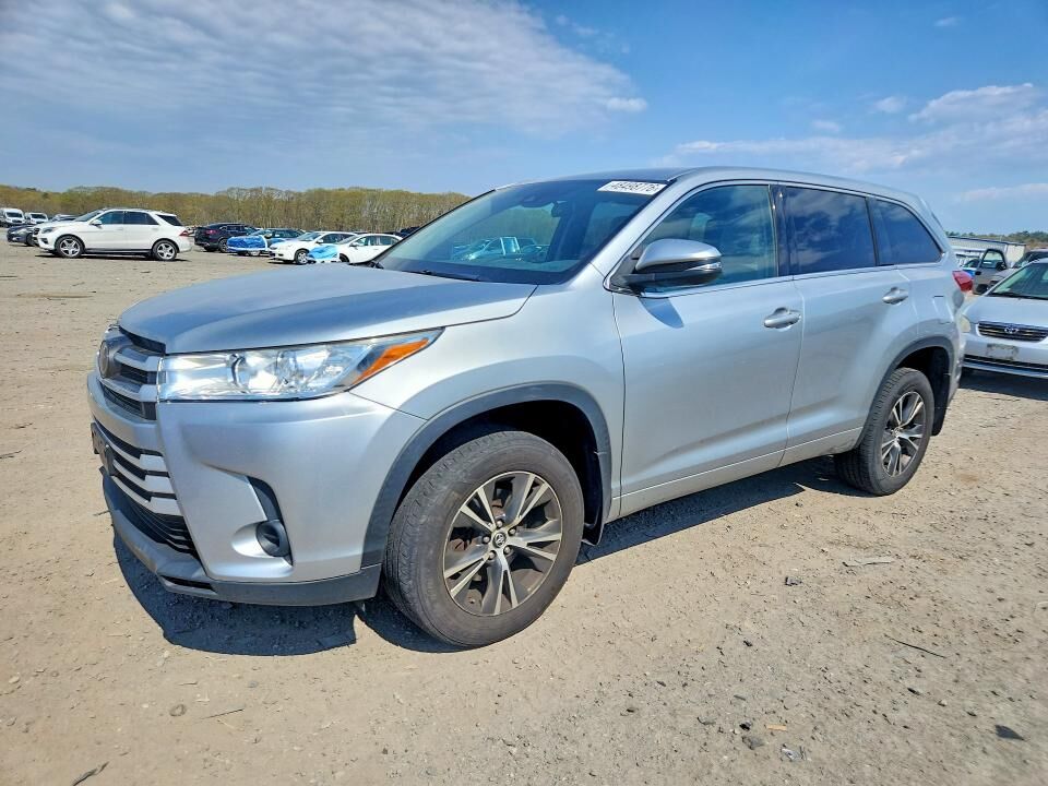 2017 TOYOTA Highlander