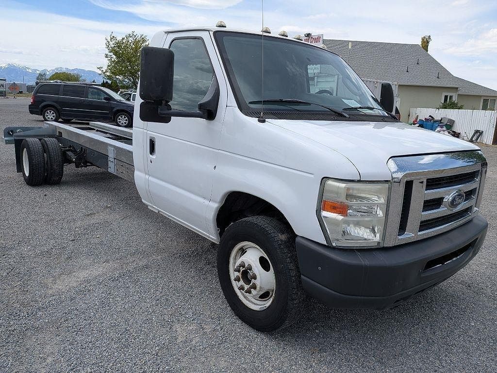 2011 FORD E-450