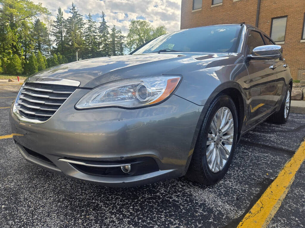 2013 CHRYSLER 200