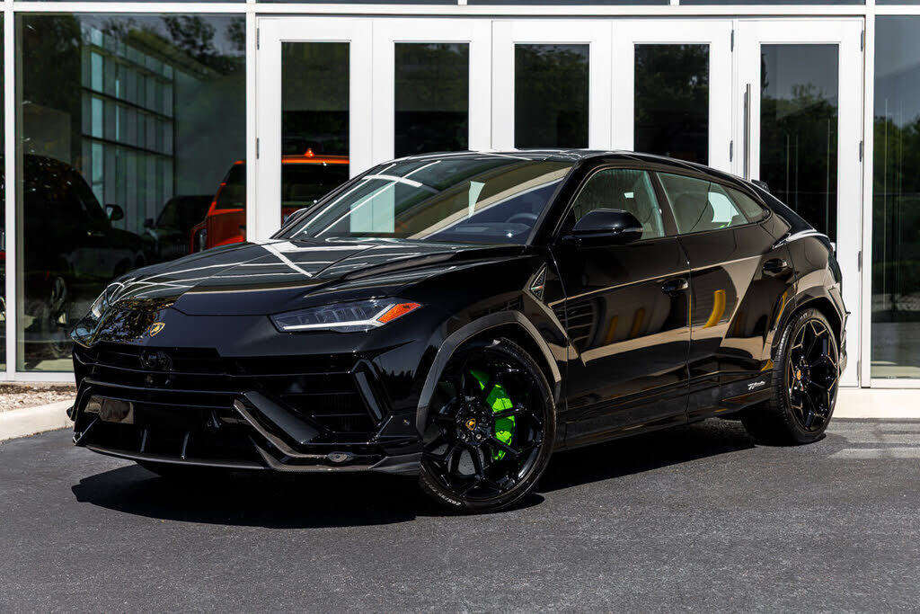 2024 LAMBORGHINI URUS