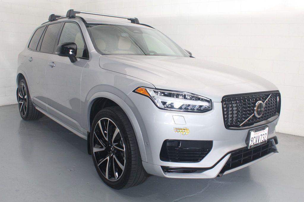 2023 VOLVO XC90