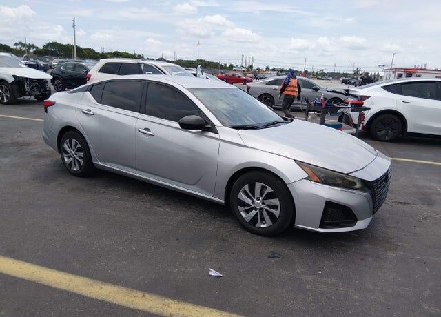 2024 NISSAN Altima