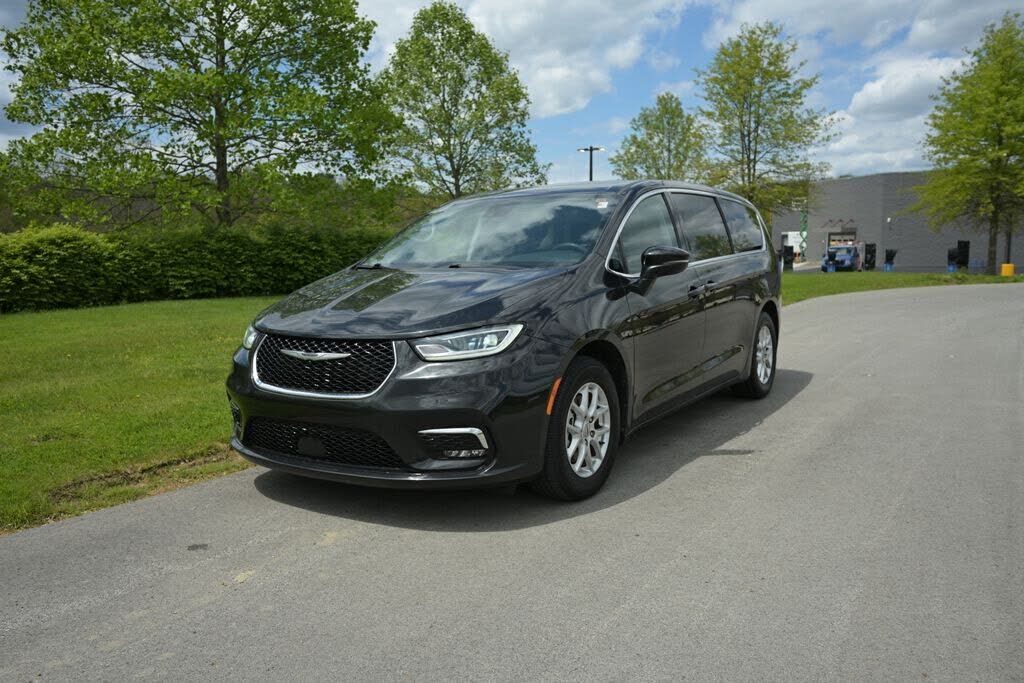 2023 CHRYSLER Pacifica