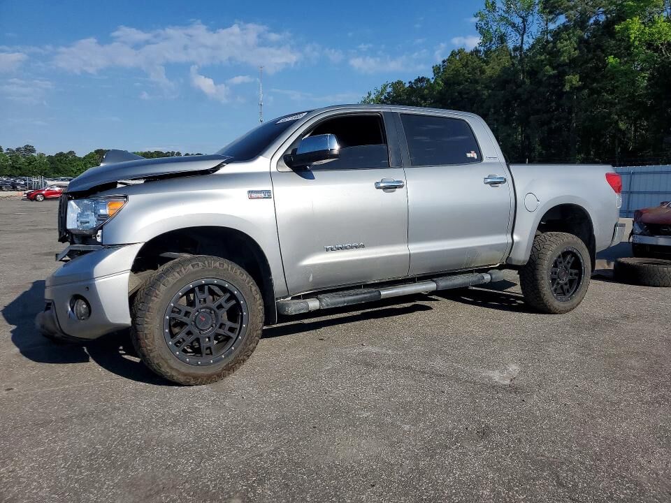 2011 TOYOTA Tundra