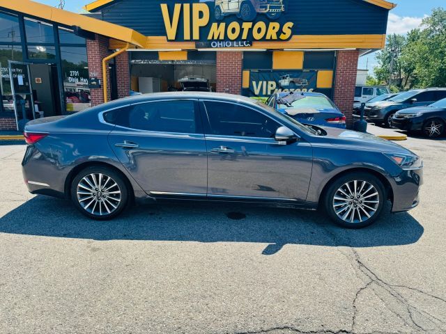 2017 KIA Cadenza