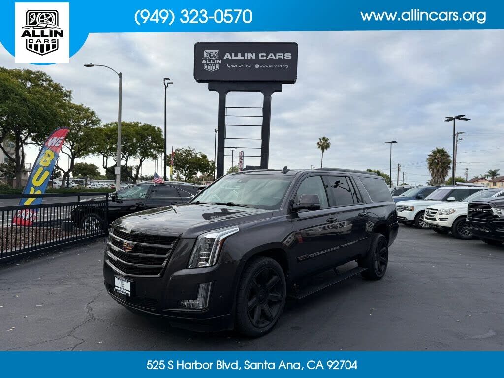 2017 CADILLAC Escalade ESV
