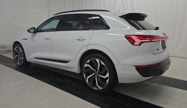 2024 Audi Q8