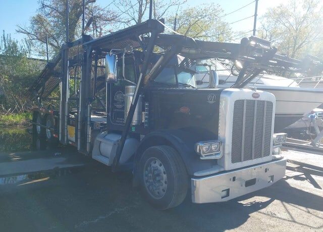 2018 PETERBILT 389