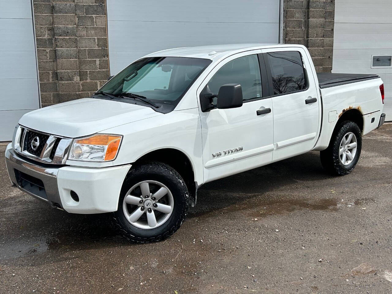 2015 NISSAN Titan