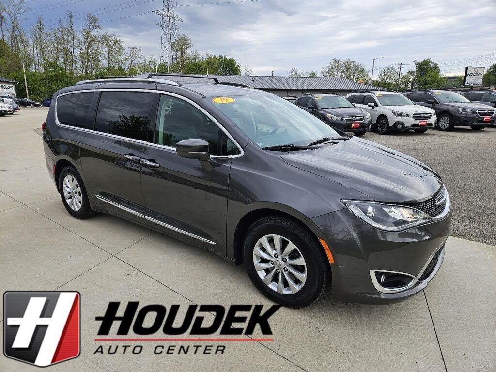 2019 CHRYSLER Pacifica