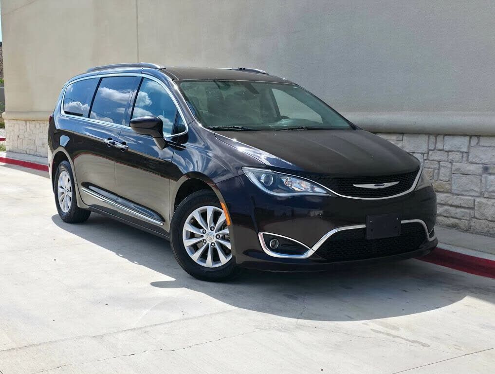 2017 CHRYSLER Pacifica