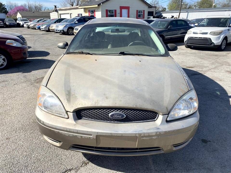 2005 FORD Taurus