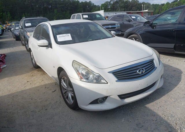 2015 INFINITI Q40