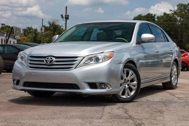 2011 TOYOTA Avalon