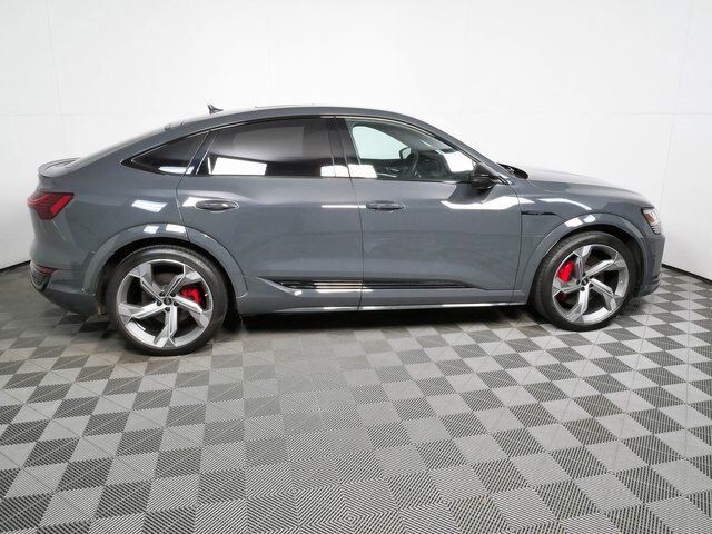 2024 Audi SQ8