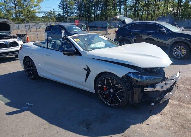 2023 BMW M8