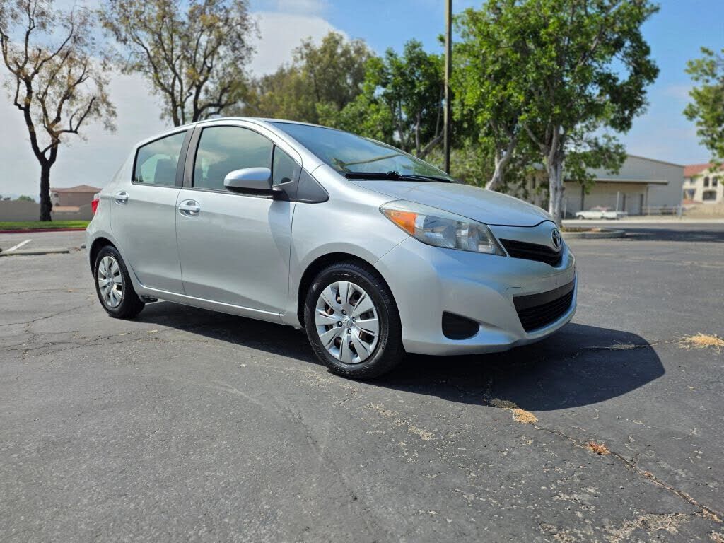 2013 TOYOTA Yaris