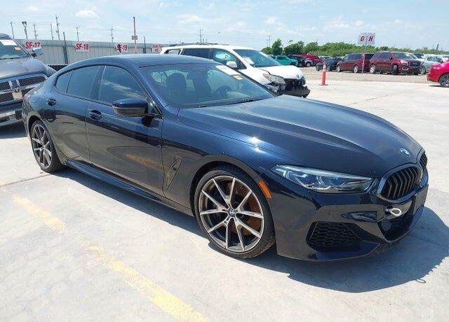 2022 BMW M8