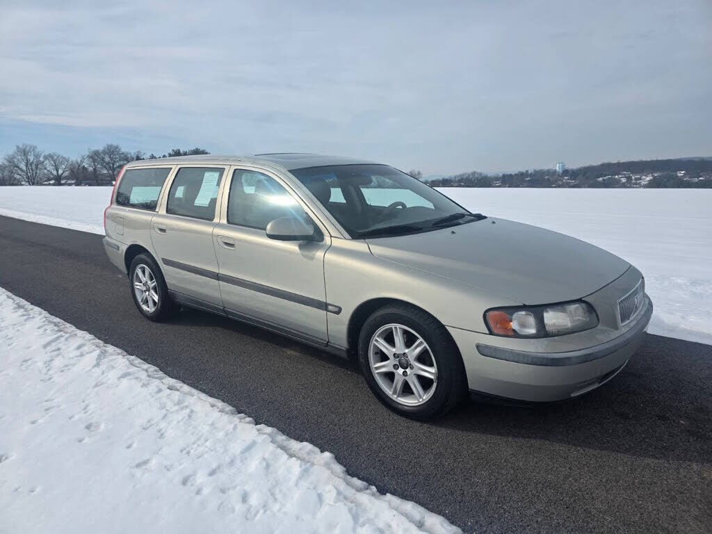 2002 VOLVO V70