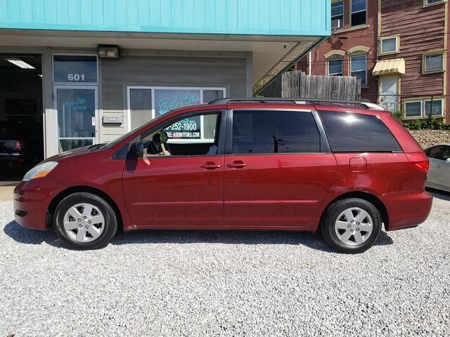 2009 TOYOTA Sienna