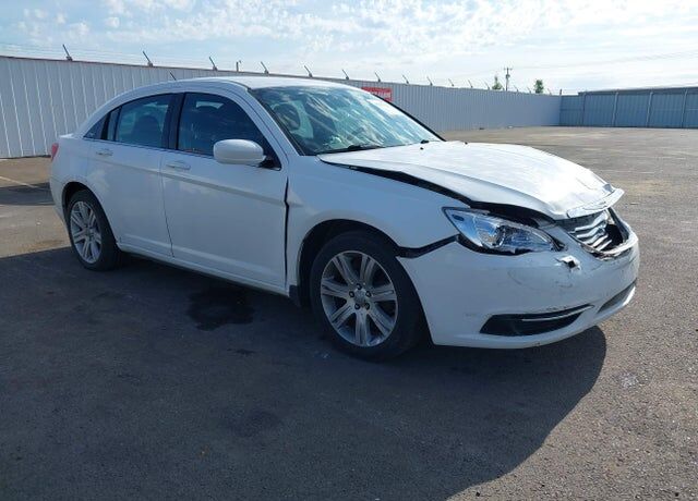 2011 CHRYSLER 200