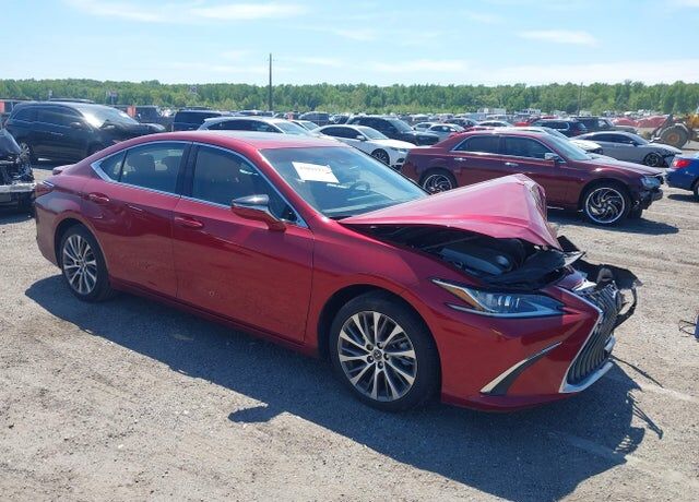 2021 LEXUS ES