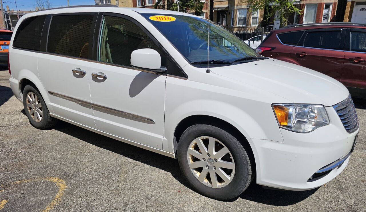 2016 CHRYSLER Town and Country