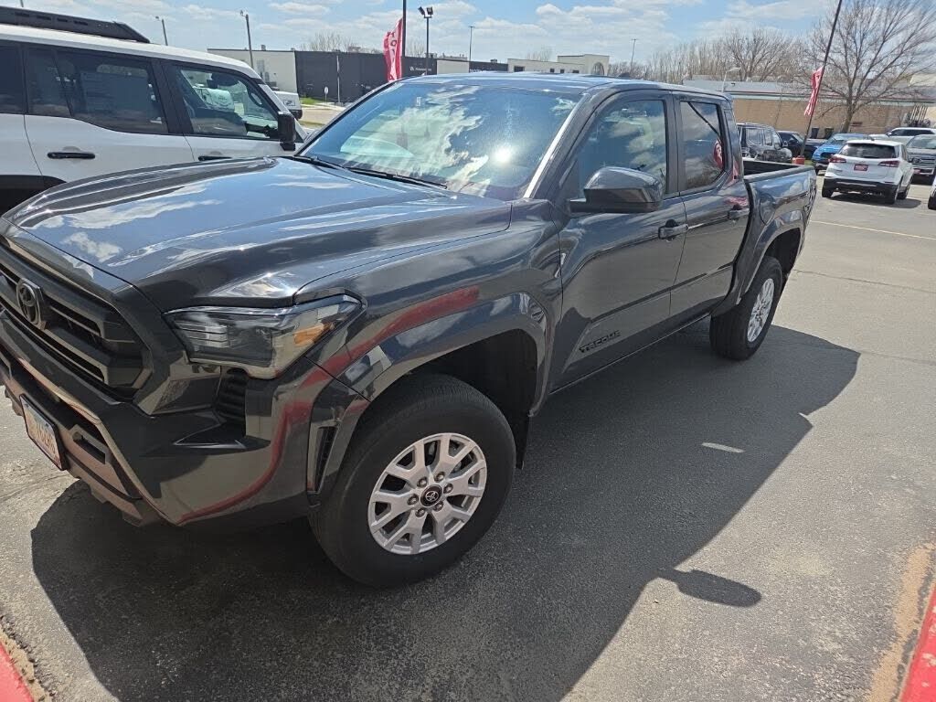 2024 TOYOTA Tacoma