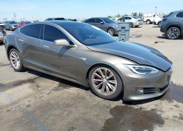 2016 TESLA Model S