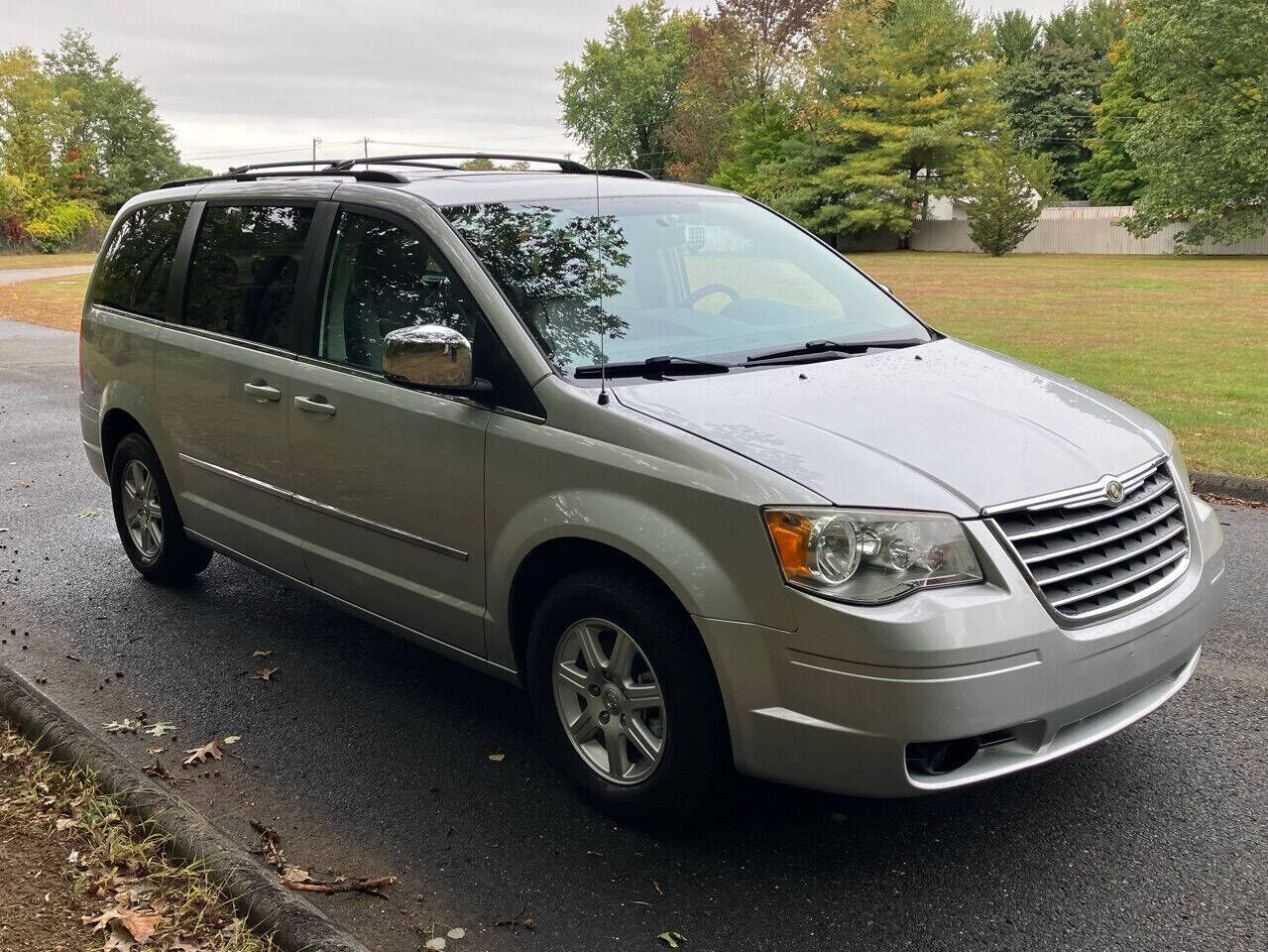 2010 CHRYSLER Town and Country
