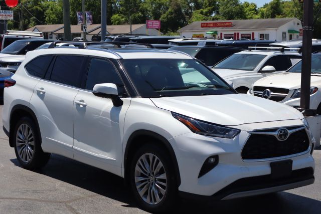 2022 TOYOTA Highlander