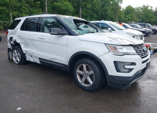 2017 FORD Explorer