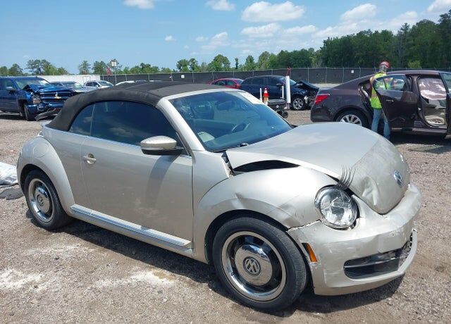 2015 VOLKSWAGEN Beetle