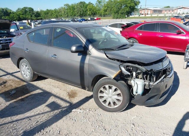 2013 NISSAN Versa