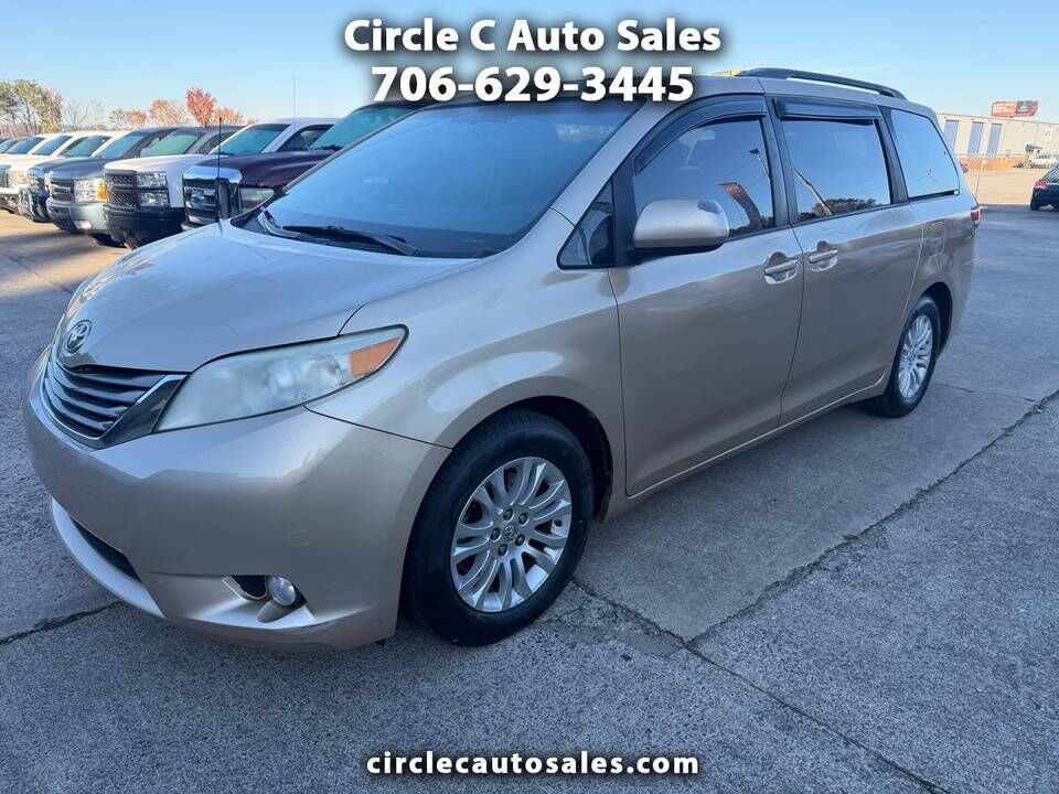 2013 TOYOTA Sienna