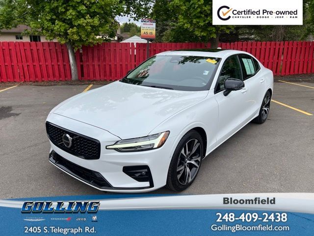 2024 VOLVO S60