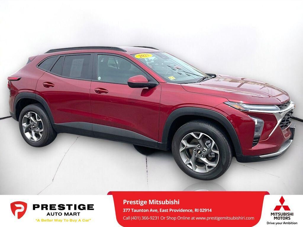 2025 CHEVROLET Trax