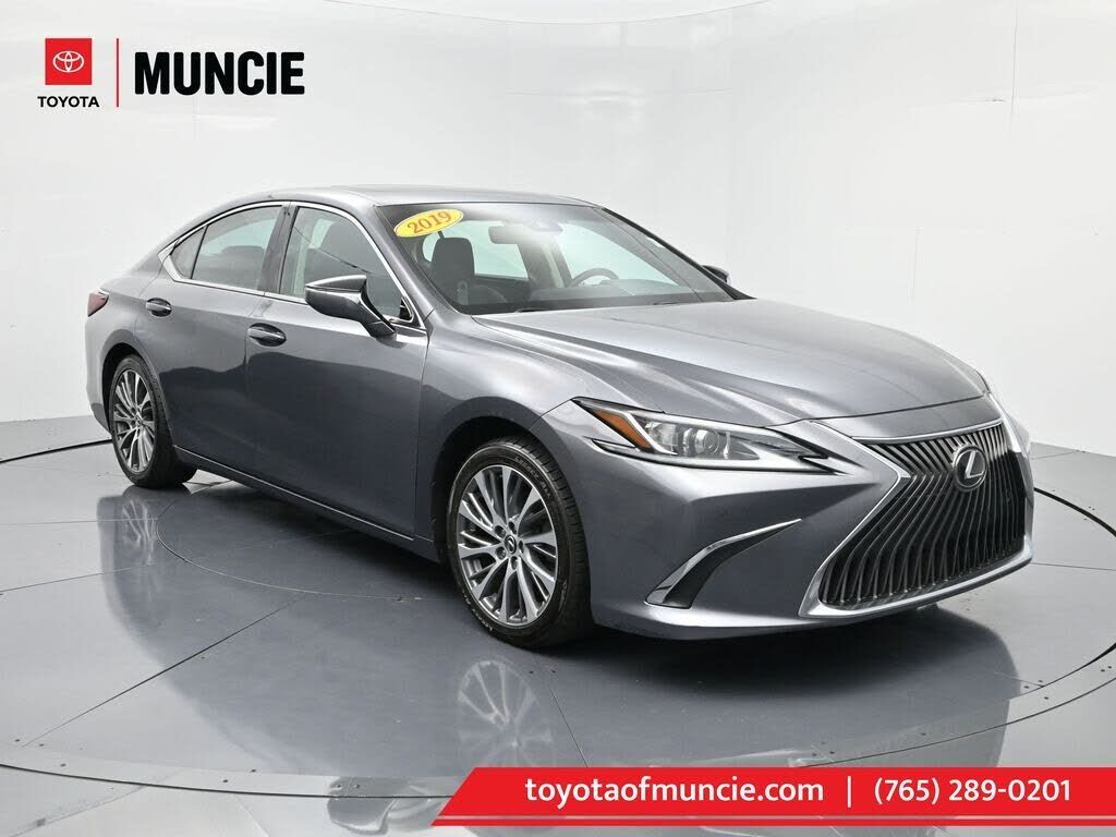 2019 LEXUS ES