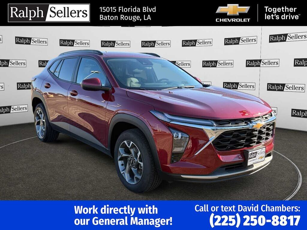 2025 CHEVROLET Trax