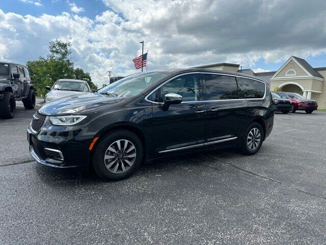 2023 CHRYSLER Pacifica