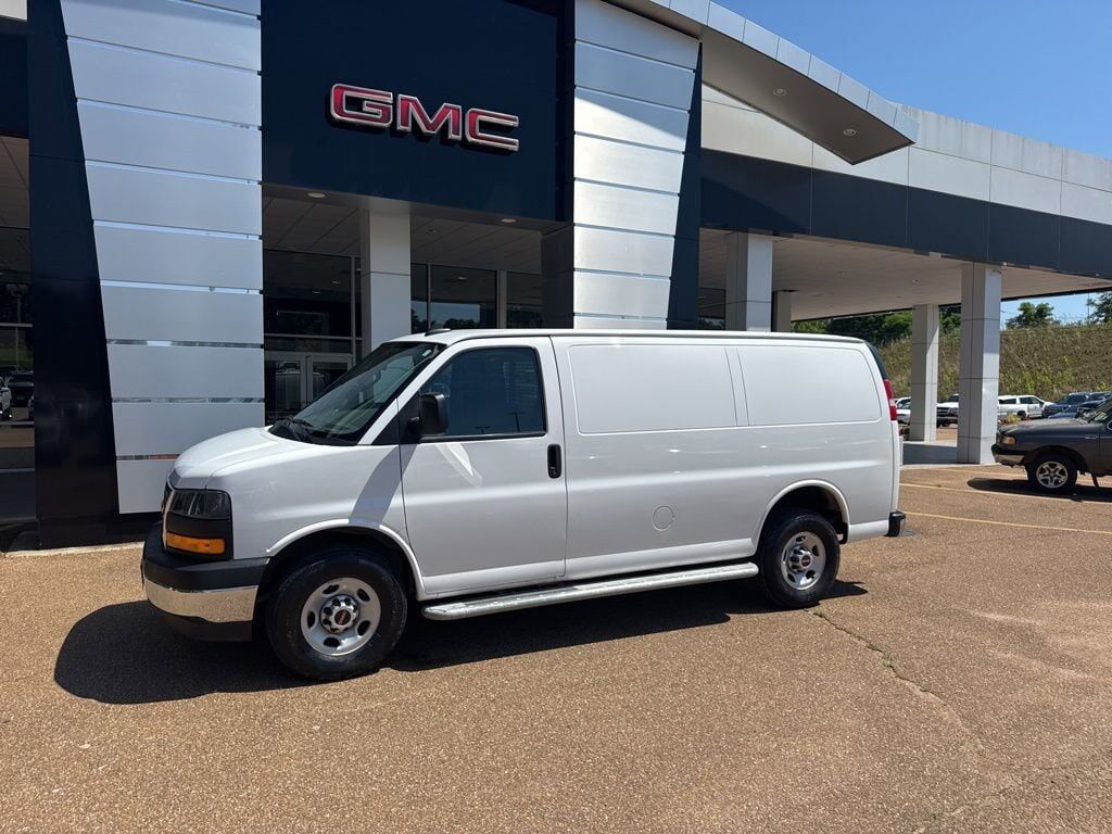 2023 GMC Savana