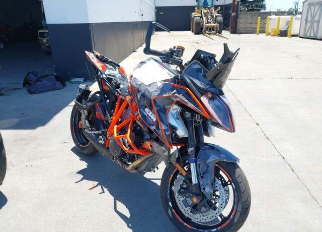 2023 KTM Super Duke GT